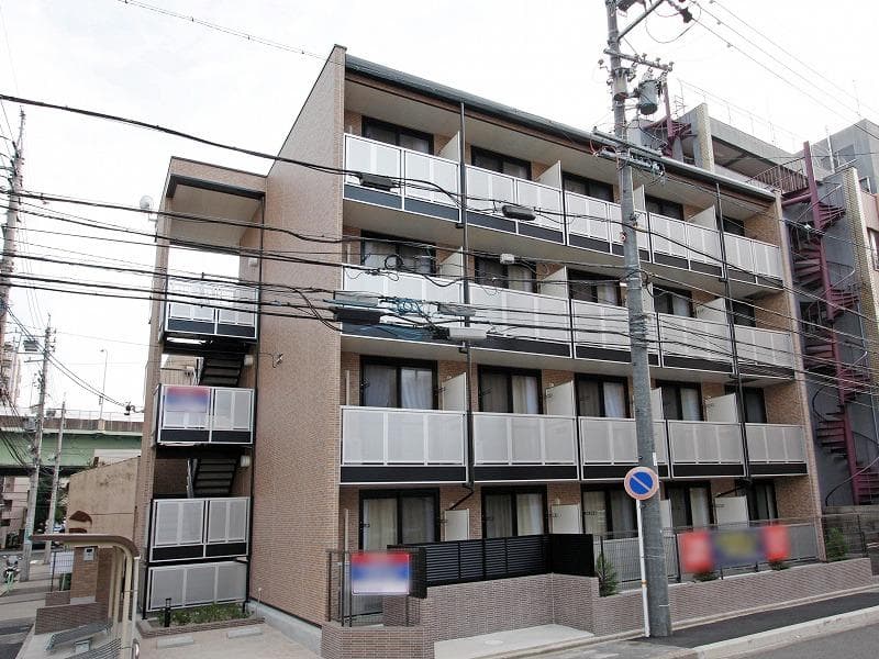 Main exterior of leopalace Ooicho