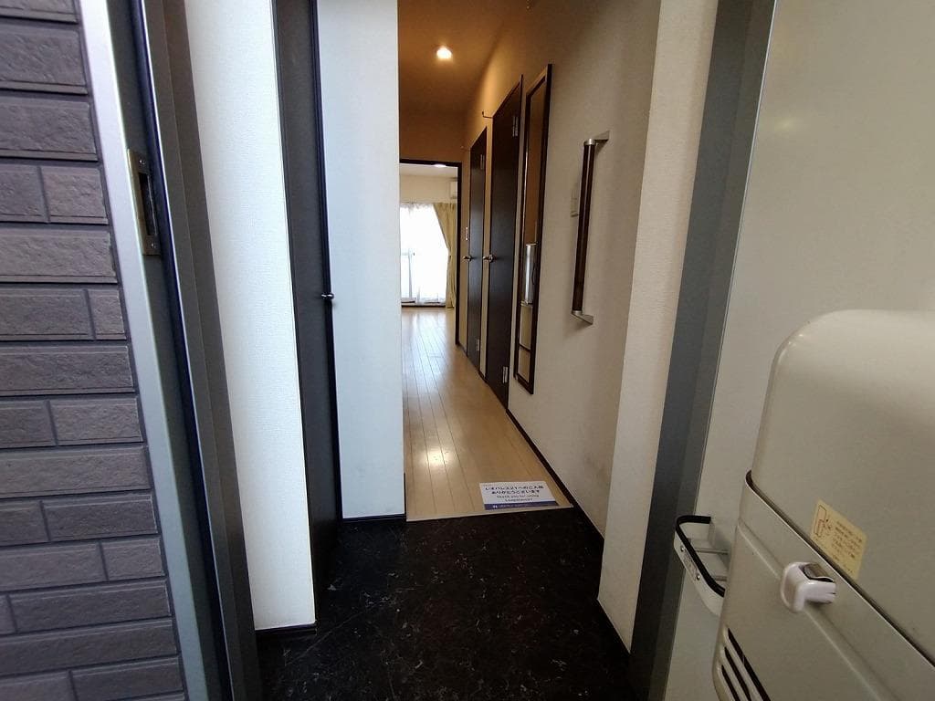 Room image 11