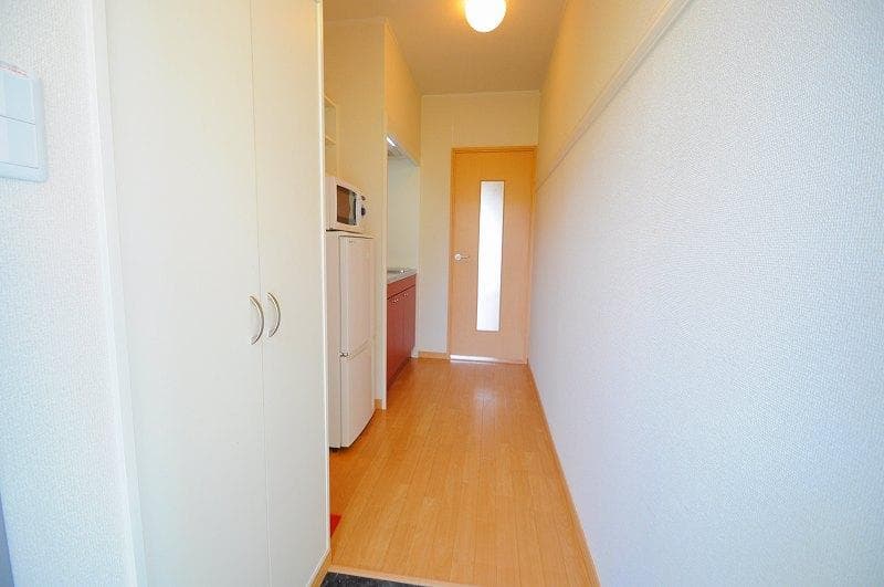 Room image 16