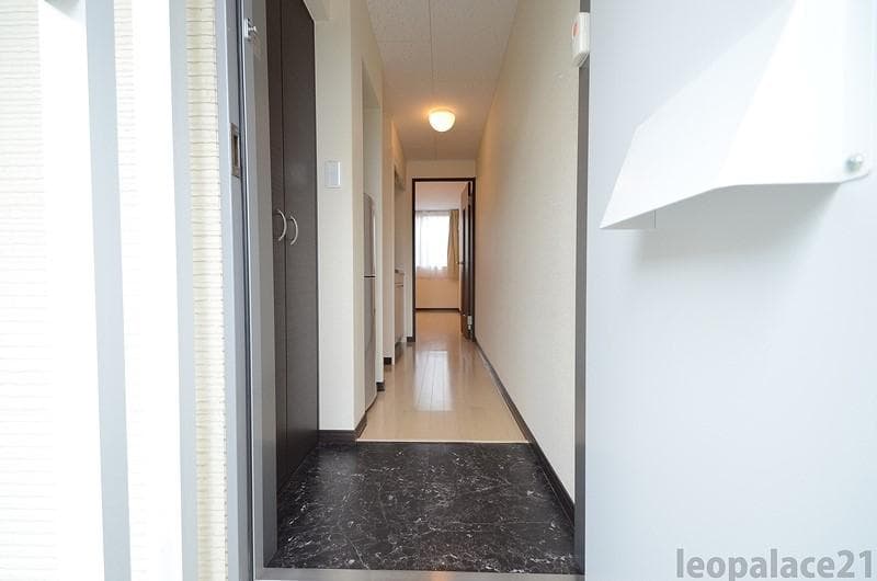 Room image 16