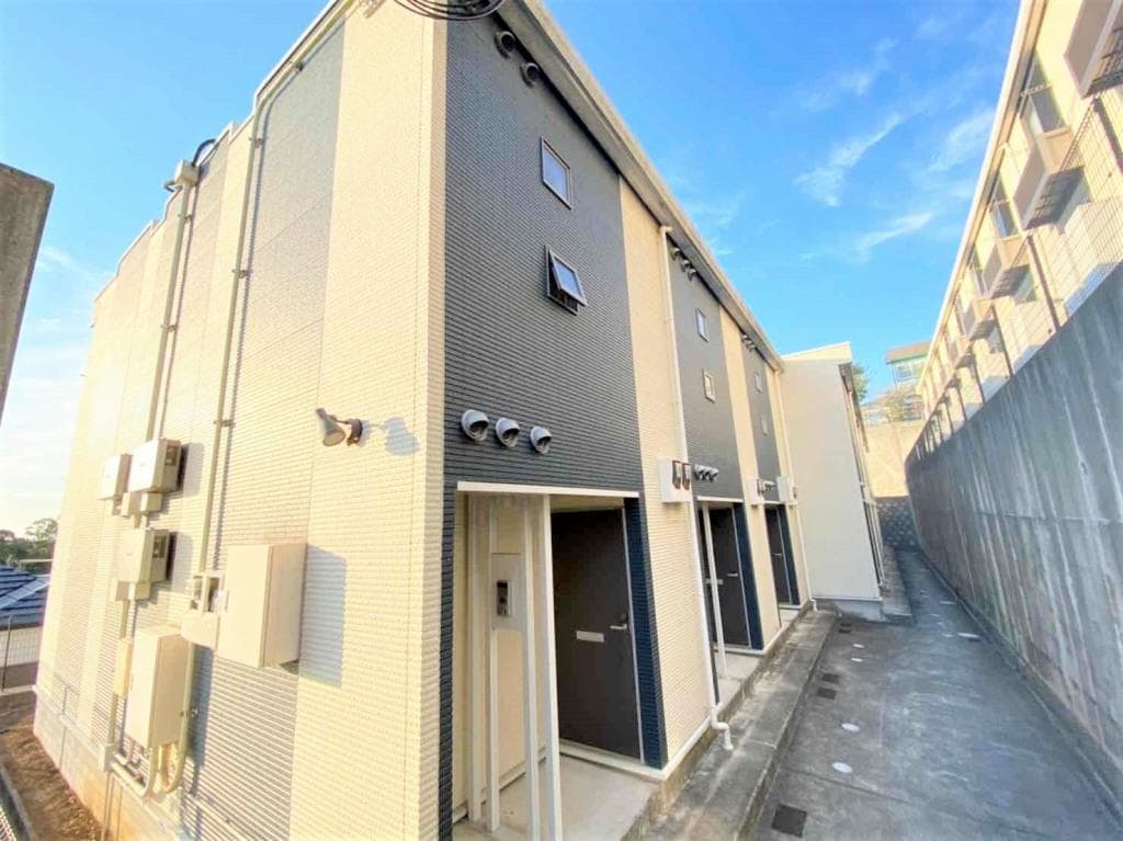 Main exterior of LEONEXT Dear Berge I