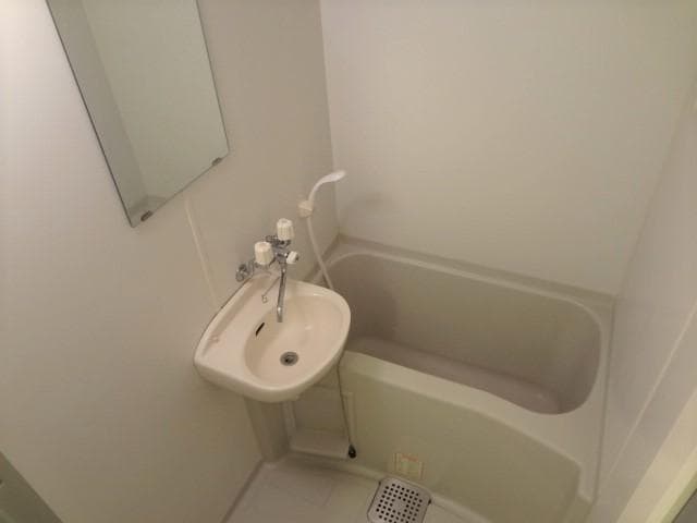 Room image 12
