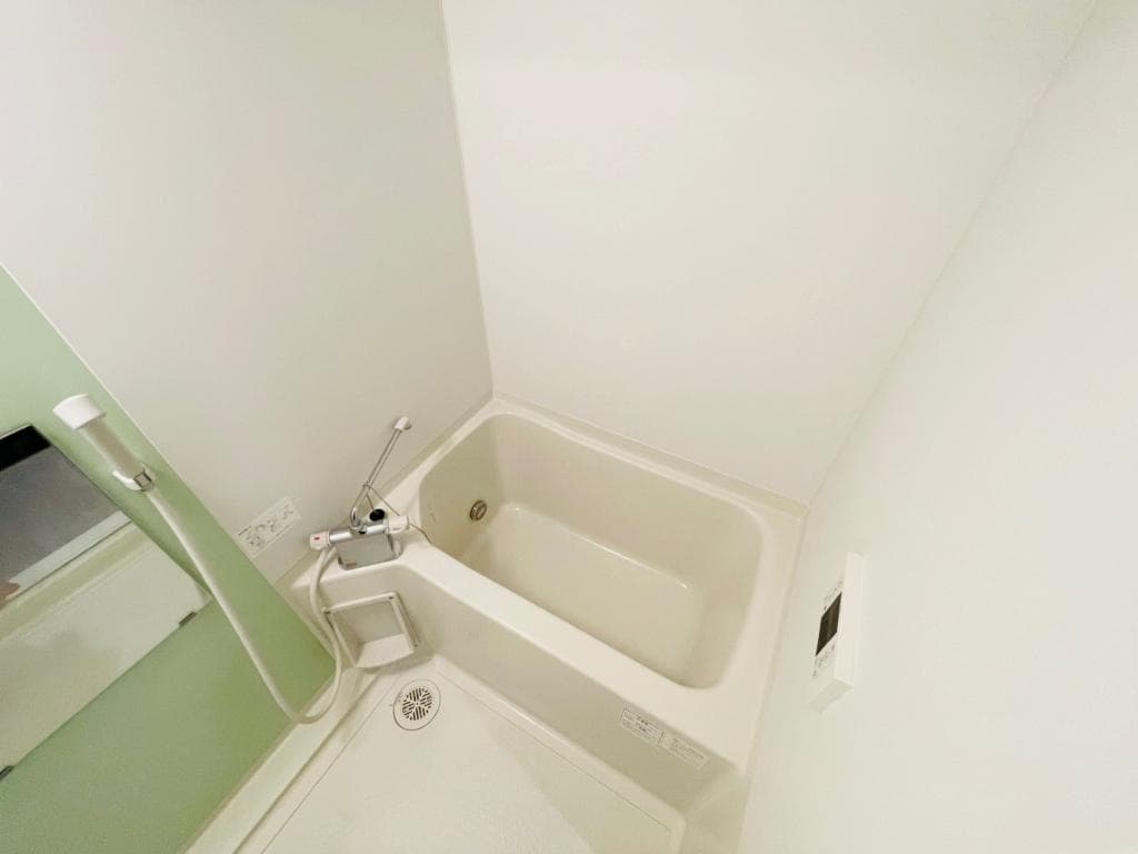 Room image 8