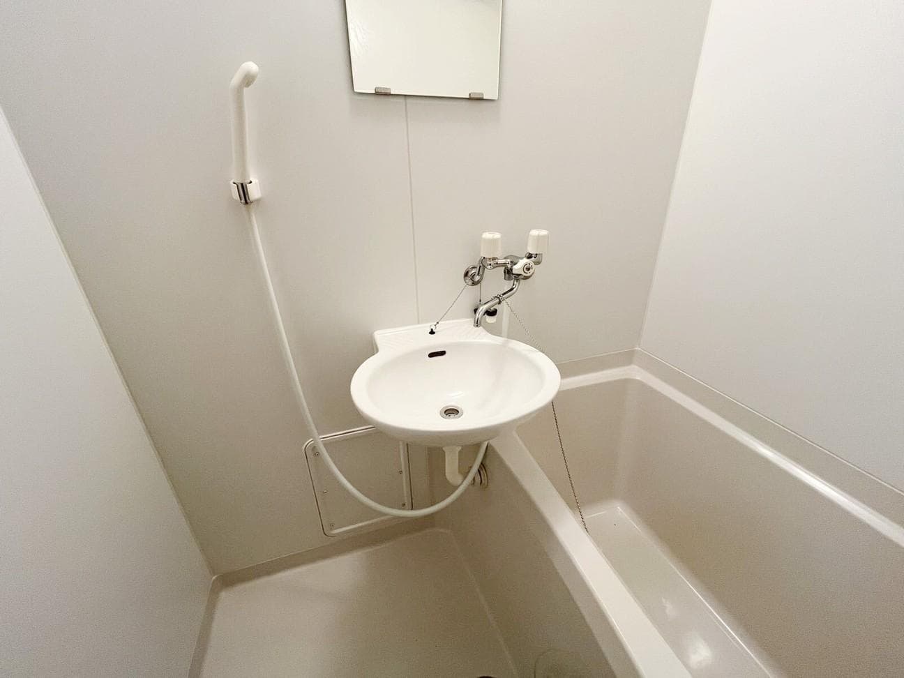 Room image 8