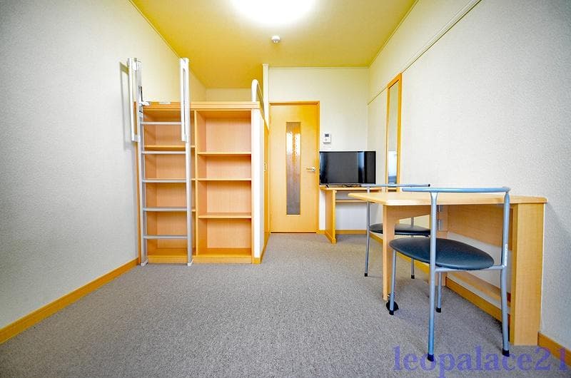 Room image 15