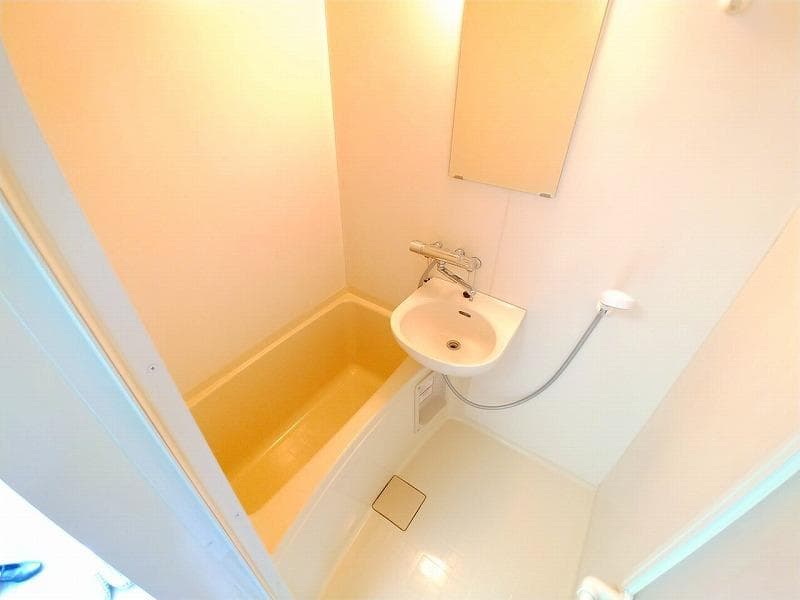 Room image 15