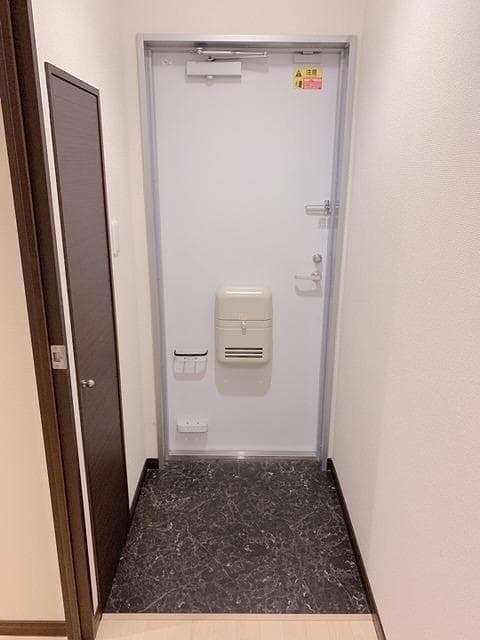 Room image 8