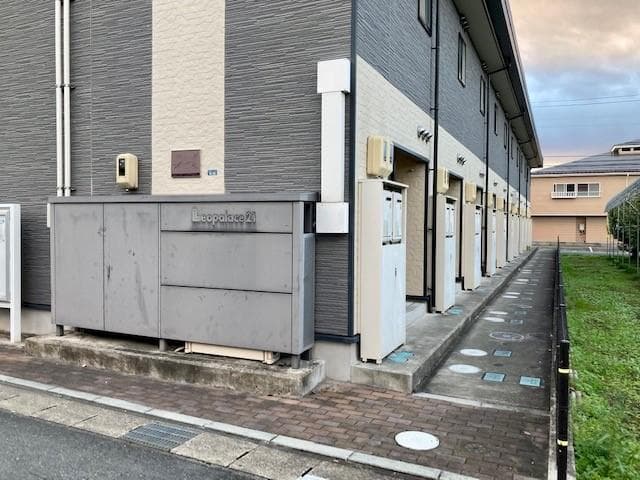Room image 16