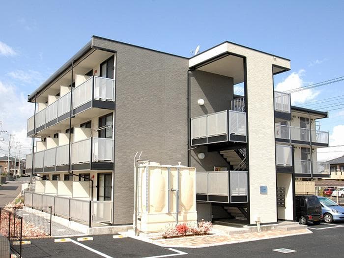 Main exterior of leopalace Soleil Hanazono