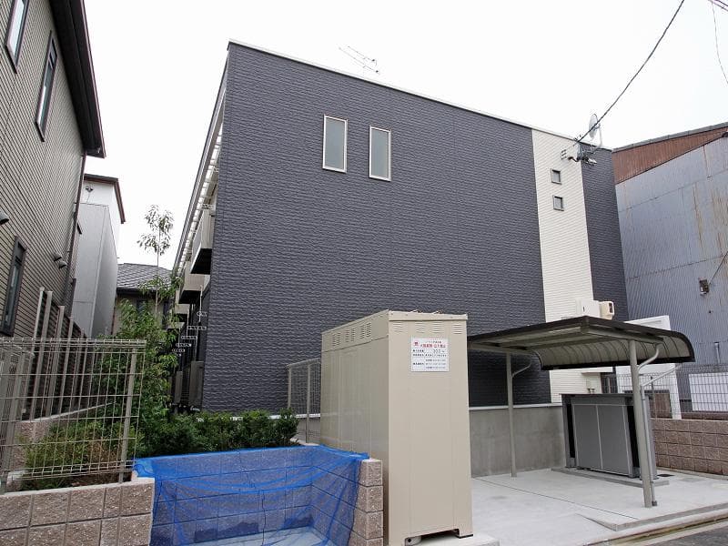 Main exterior of LEONEXT Matsunomi