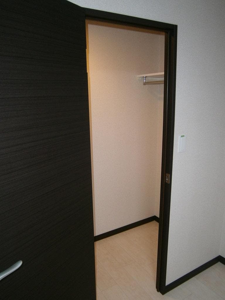 Room image 15