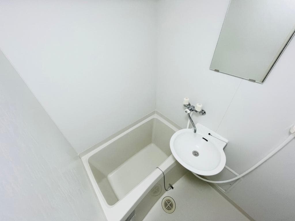Room image 8