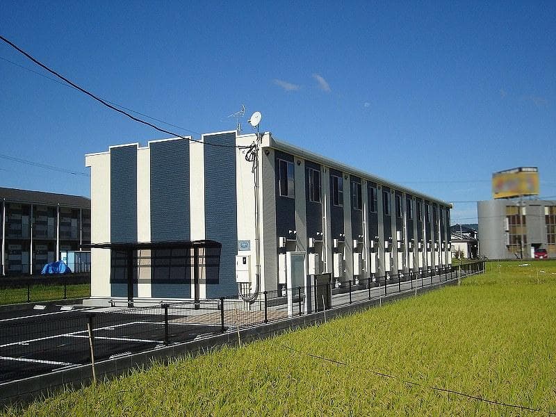 Main exterior of LEONEXT Himawari