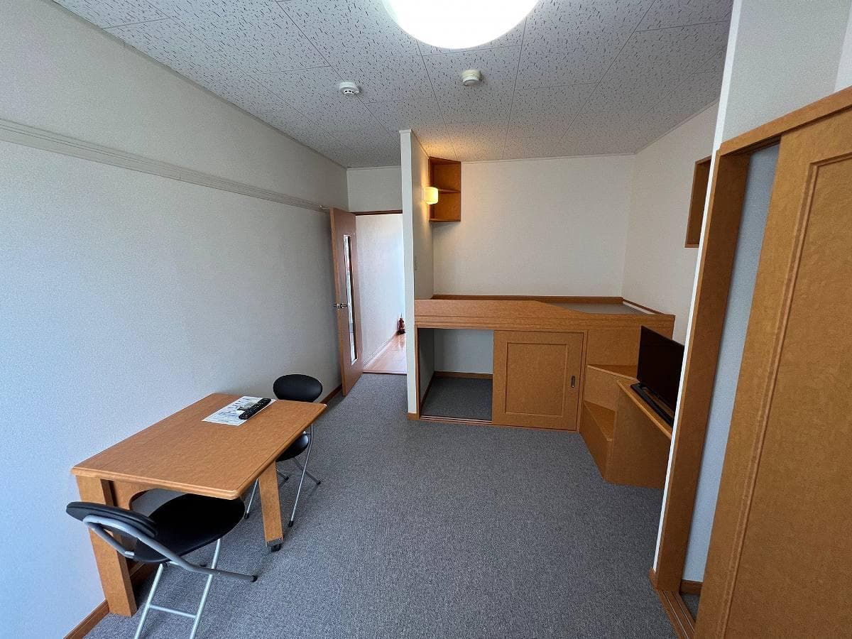 Room image 13