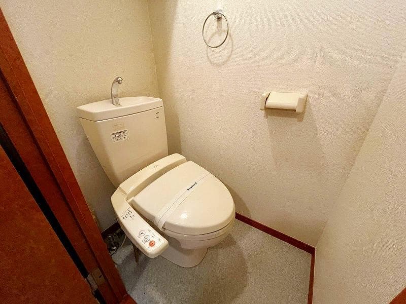 Room image 8