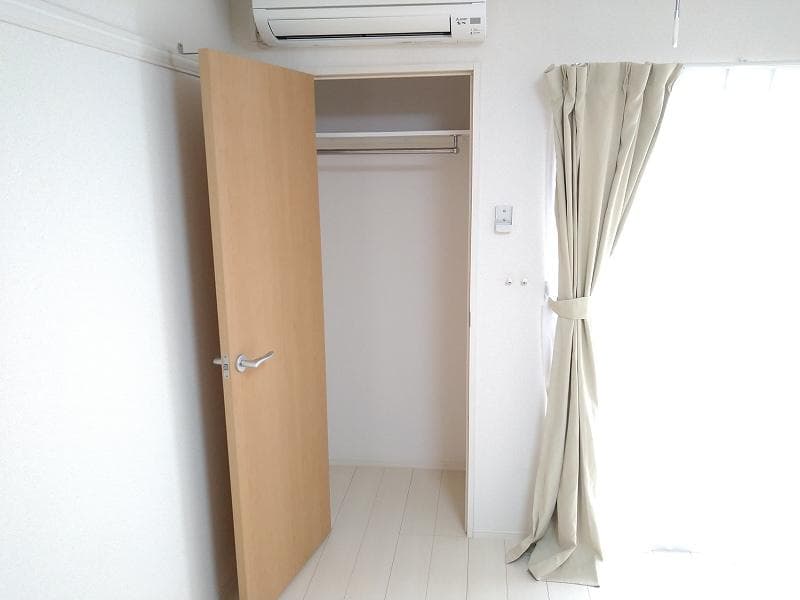 Room image 13