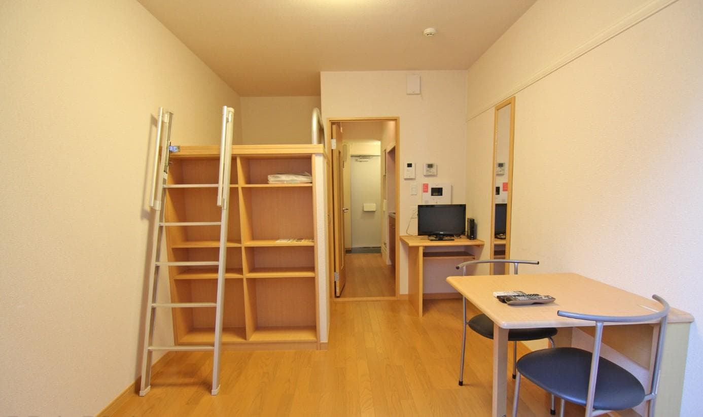 Room image 10