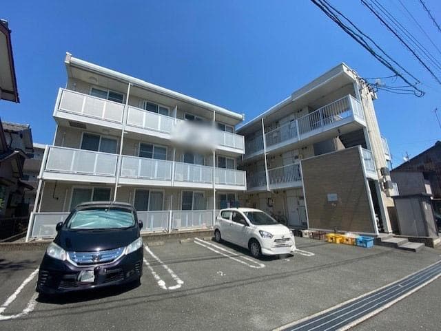 Main exterior of leopalace Hachiuemon