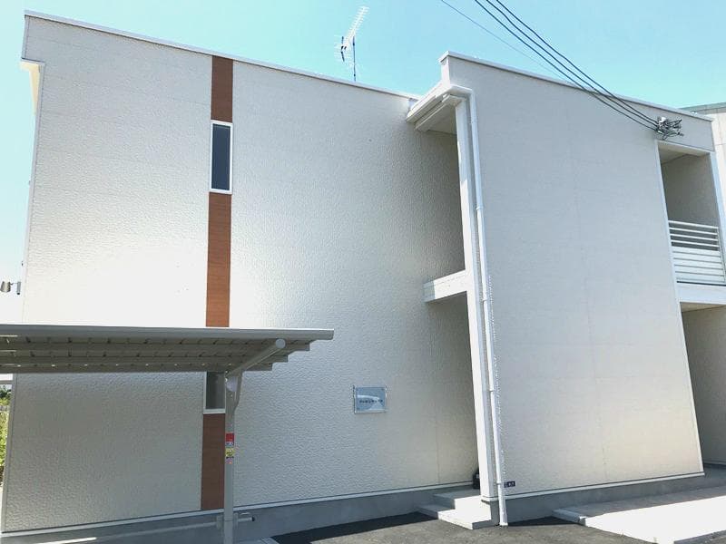 Main exterior of LEONEXT Clementine