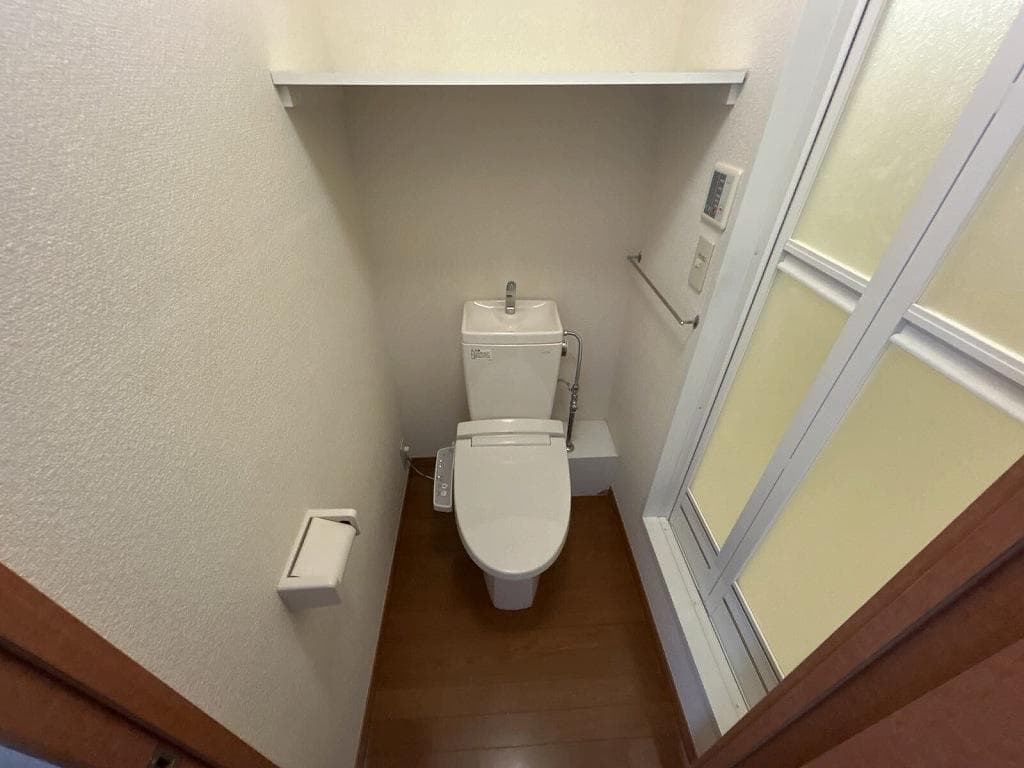 Room image 8