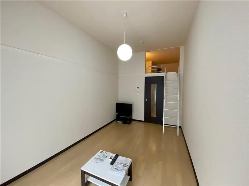 Room image 10