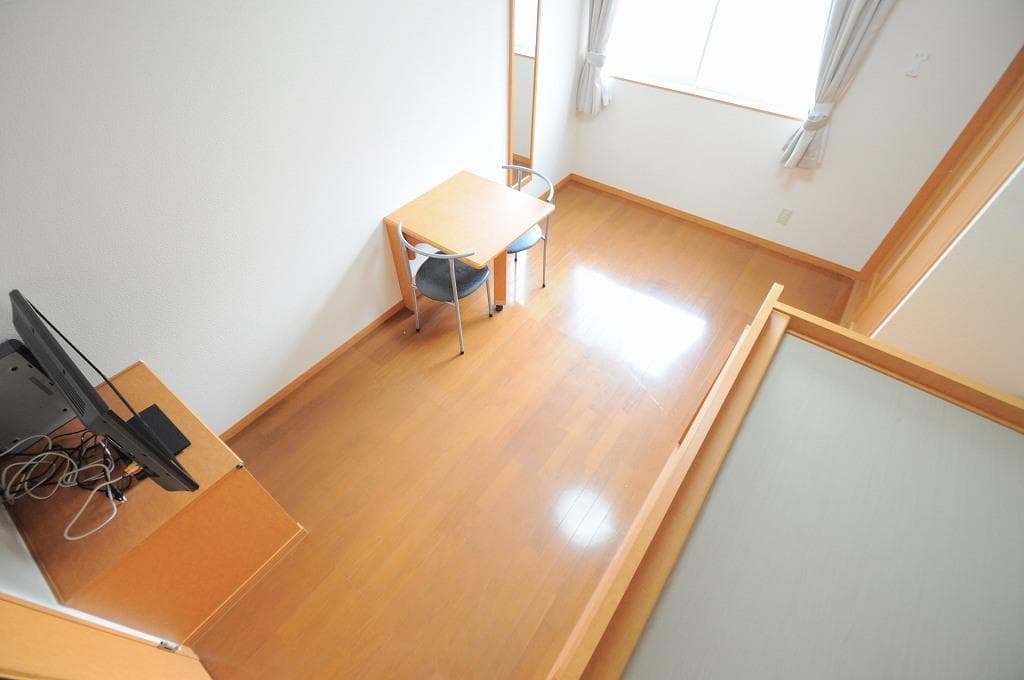 Room image 16