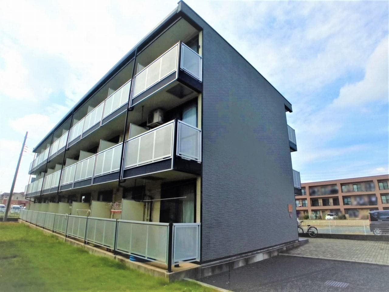 Main exterior of leopalace Round TN