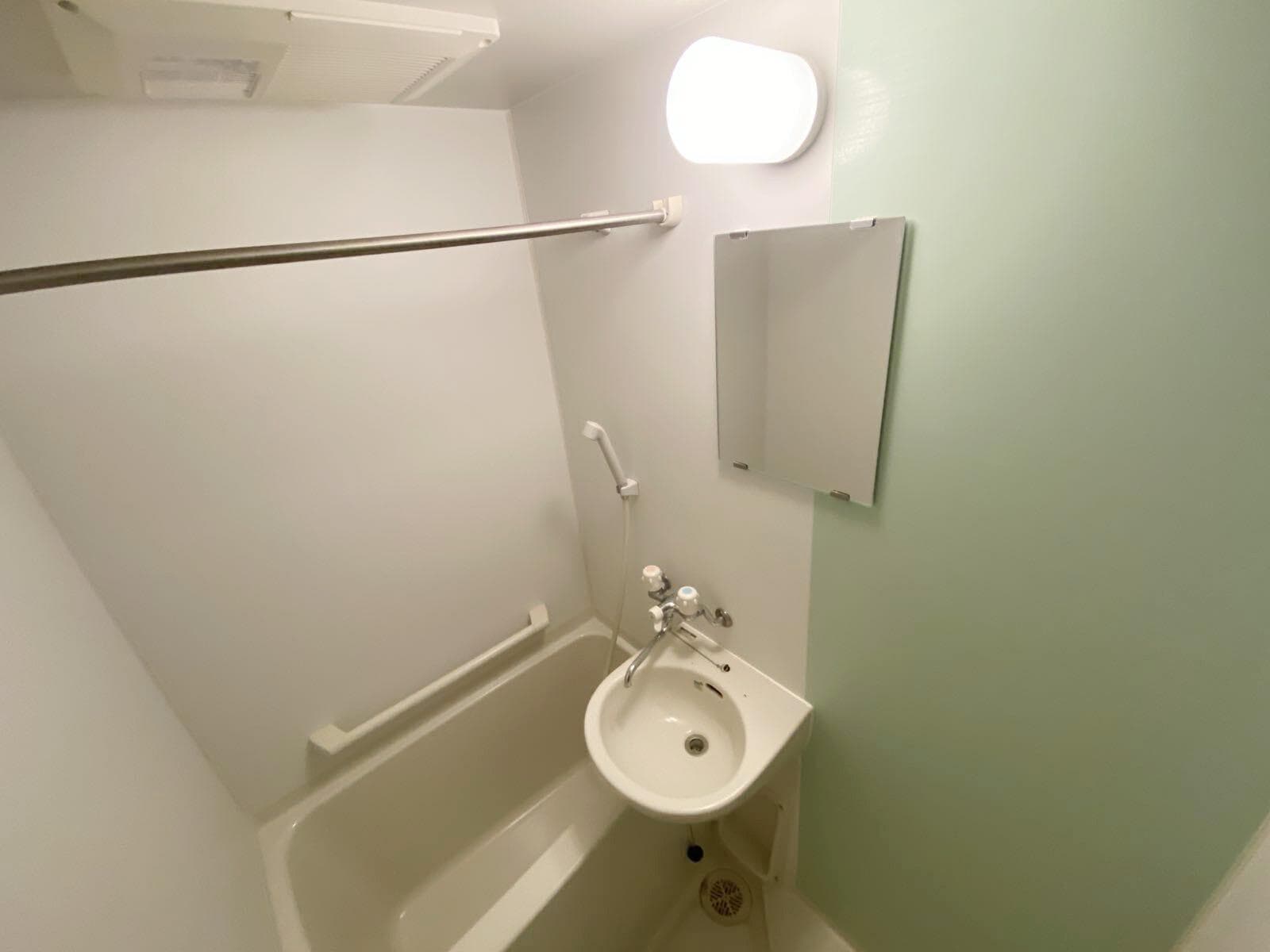 Room image 8