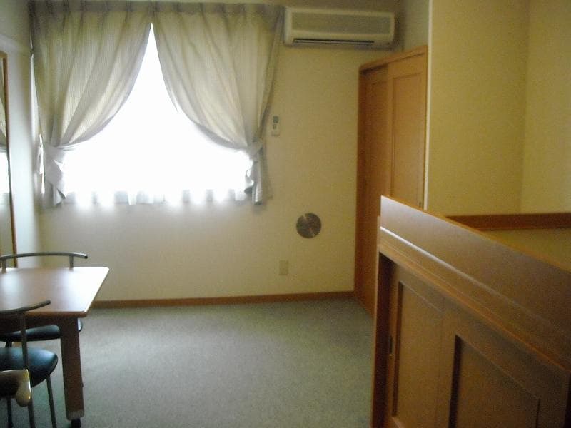 Room image 9