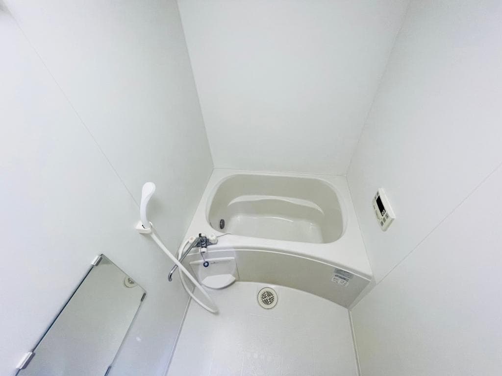 Room image 8