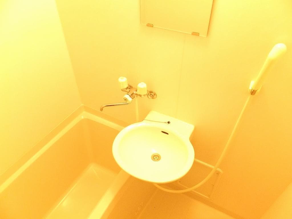 Room image 8