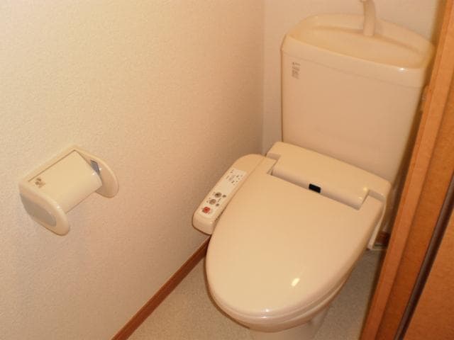 Room image 8