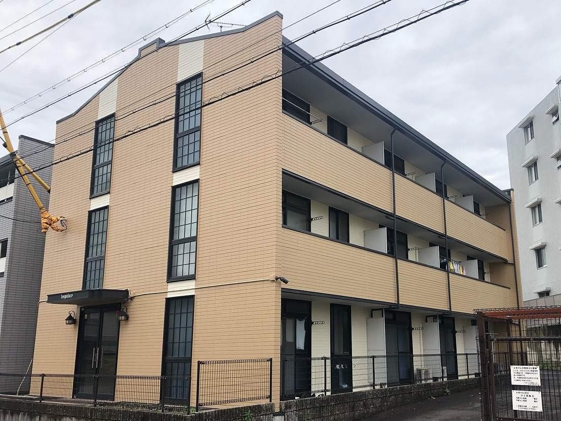 Main exterior of leopalace Takara B