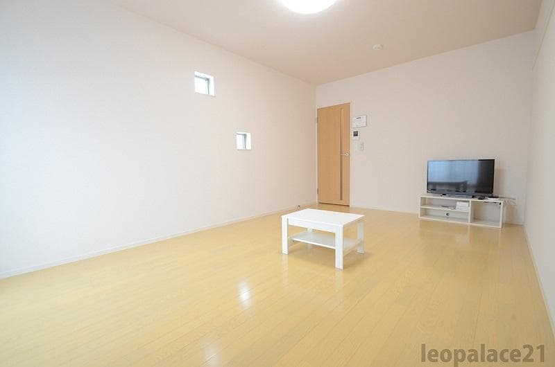 Room image 16
