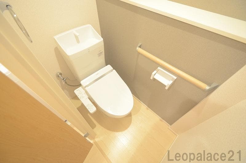 Room image 13