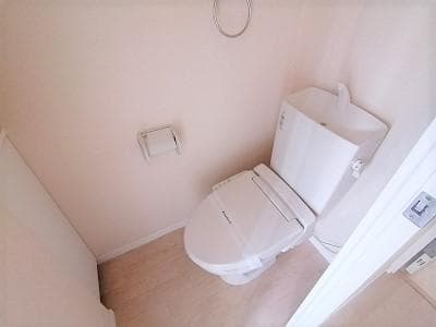 Room image 9