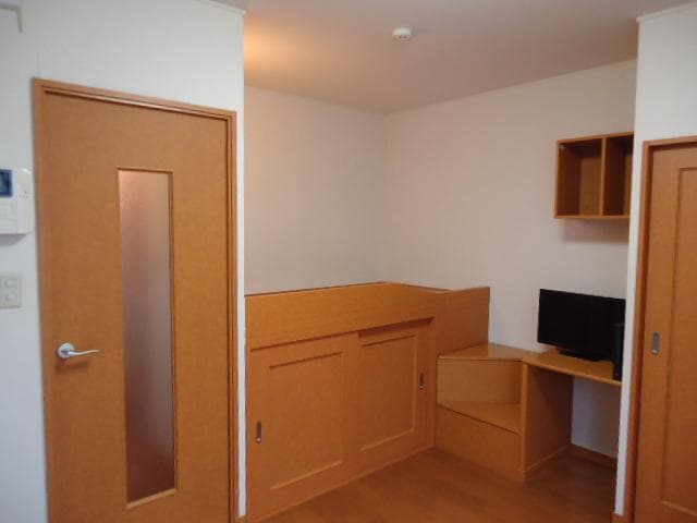 Room image 15