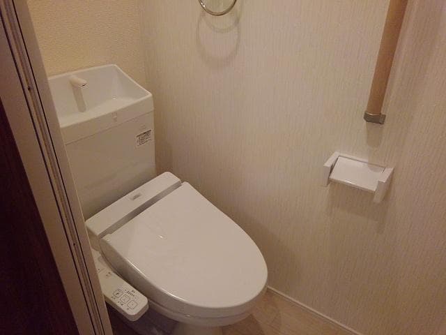 Room image 16