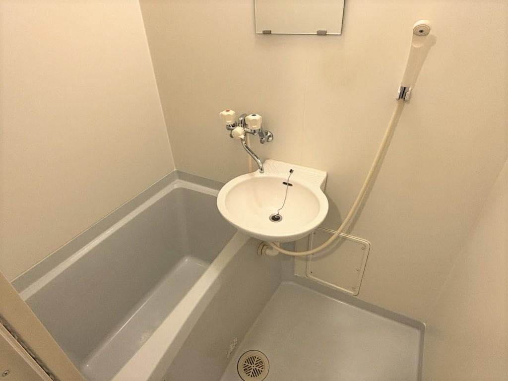Room image 11