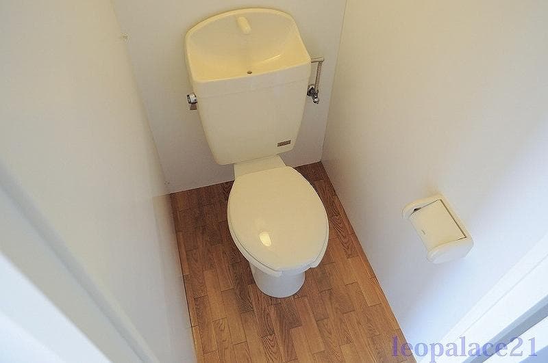 Room image 13