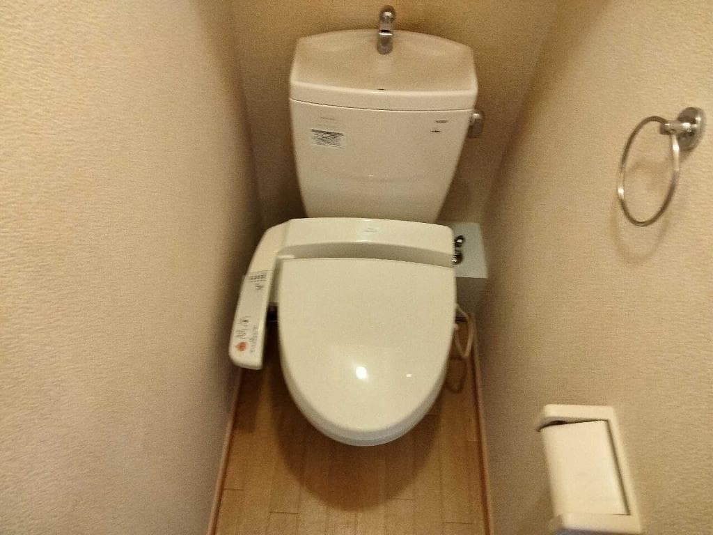 Room image 8