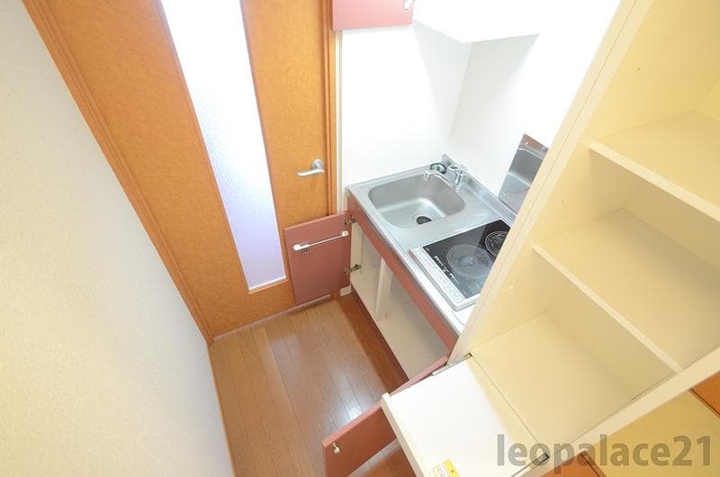 Room image 8