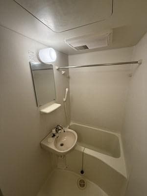 Room image 9