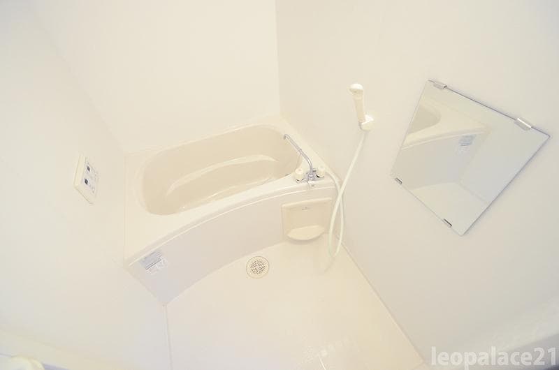 Room image 13