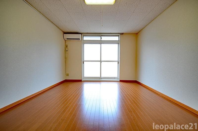 Room image 14