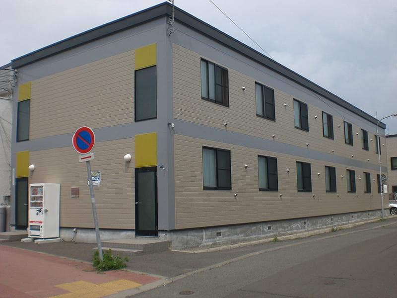 Main exterior of leopalace M's
