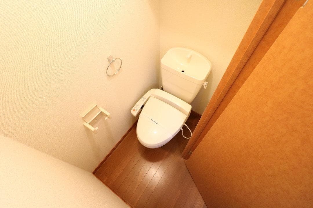 Room image 13