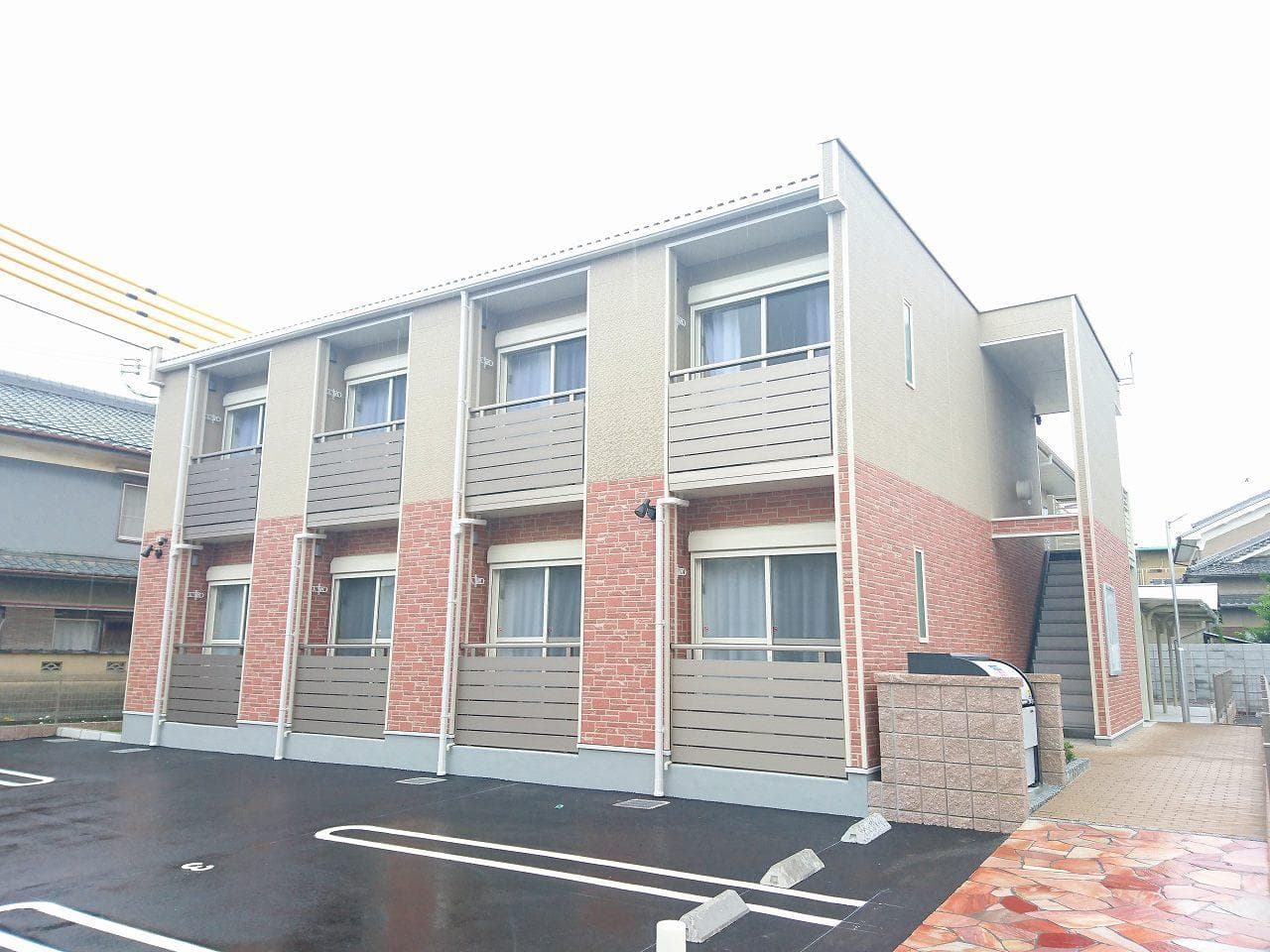 Main exterior of LEONEXT Wakabun