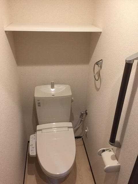 Room image 8