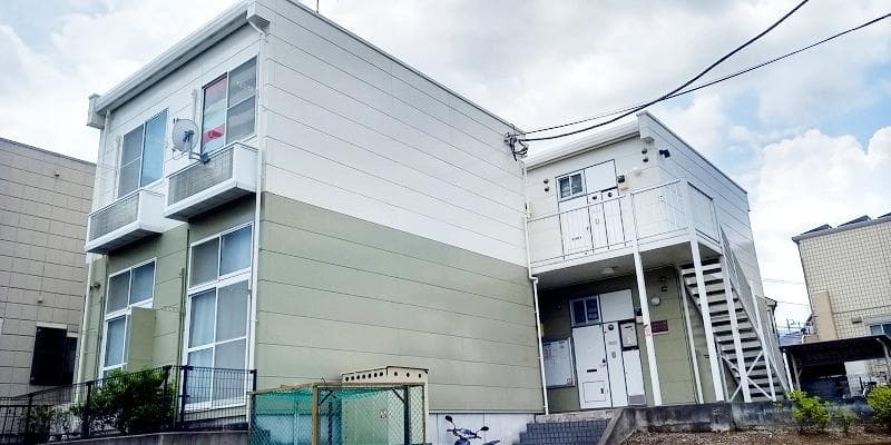 Main exterior of leopalace Proceed